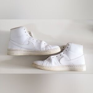 Nike high top shoes leather  sz 6.5